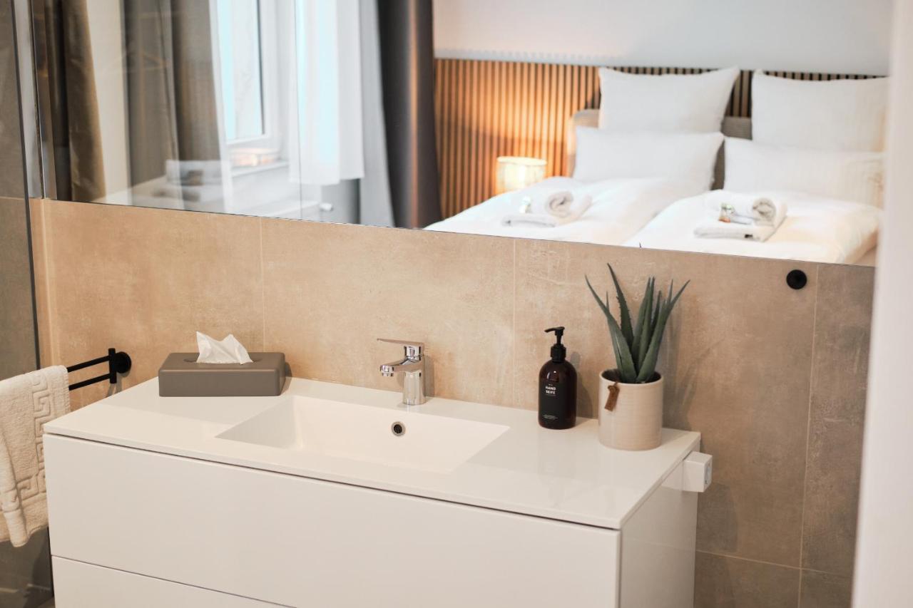 קלן Park Avenue Apartments - Dom Mit Stil - Kueche - Parkplatz - Wlan - 65 Zoll Tv - Netflix מראה חיצוני תמונה