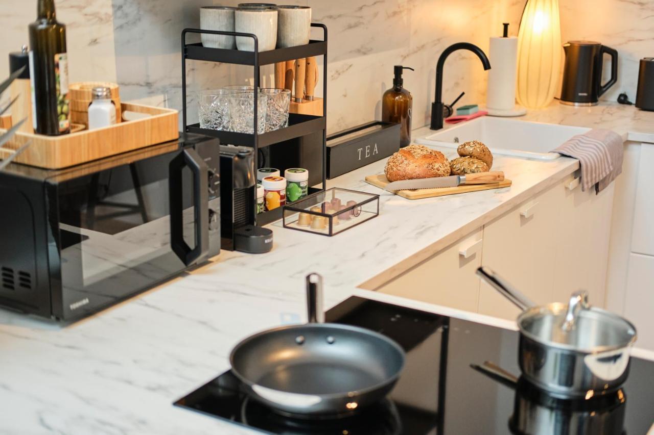 קלן Park Avenue Apartments - Dom Mit Stil - Kueche - Parkplatz - Wlan - 65 Zoll Tv - Netflix מראה חיצוני תמונה